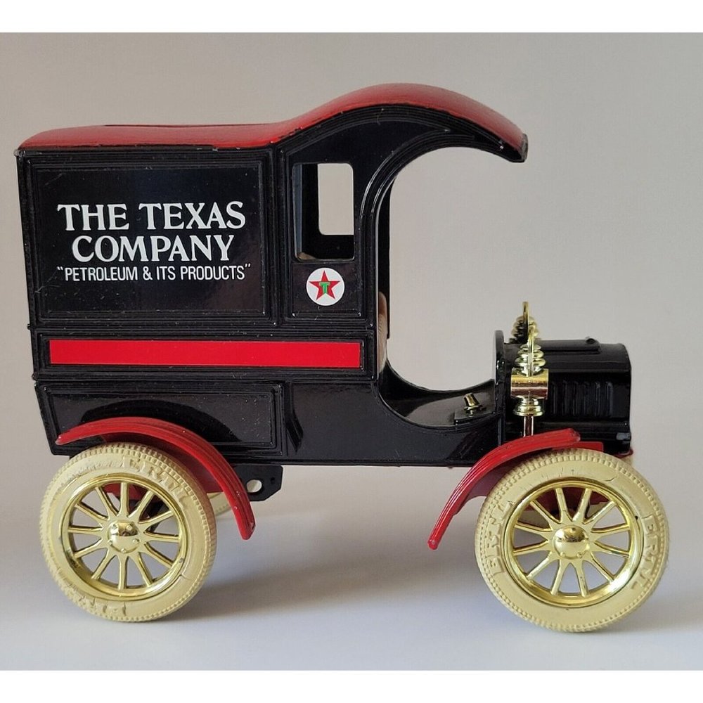 ERTL 1905 Fords First Delivery Car "The Texas Company" Bank w/ Key Die Cast 1/25